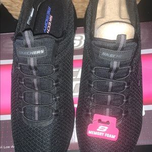 Skechers Memory Foam tennis shoes
